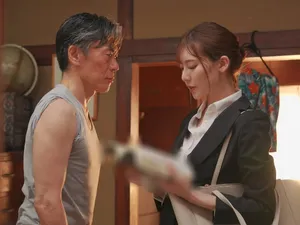 Quà tặng hậu môn bất ngờ Giáng sinh - thuốc Molly - POV 4K
